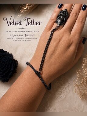 “Velvet Tether”-Gothic Spider Hand Chain Ring Bracelet